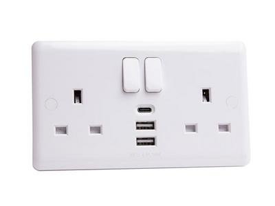 Deta Vimark Switched Socket 2-Gang + 3 USB Ports 13A (5016211438506) DETVC1288
